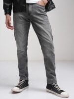 Men Grey Tapered Fit Mid-Rise Clean Look Jeans