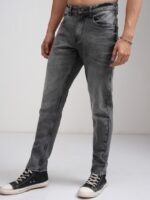 Men Grey Tapered Fit Mid-Rise Clean Look Jeans - Image 4